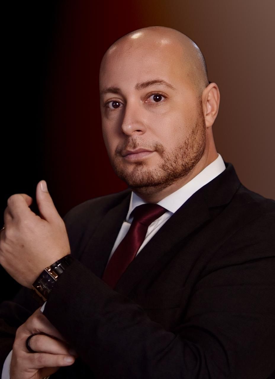 Eduardo Borges Freitas, psicólogo responsável pela adequação à NR-1, em retrato profissional